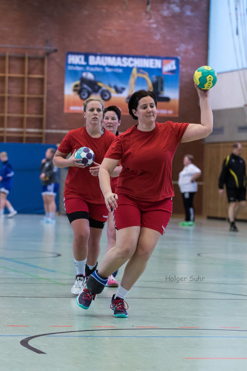 Bild 129 - Frauen Barmstedter TS - Buedelsdorfer TSV : Ergebnis: 26:12